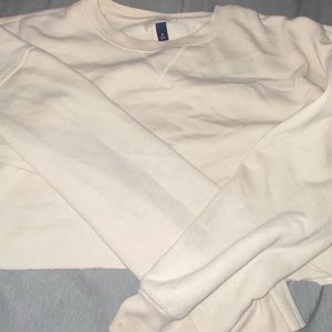 Universal thread cropped hoodie v neck